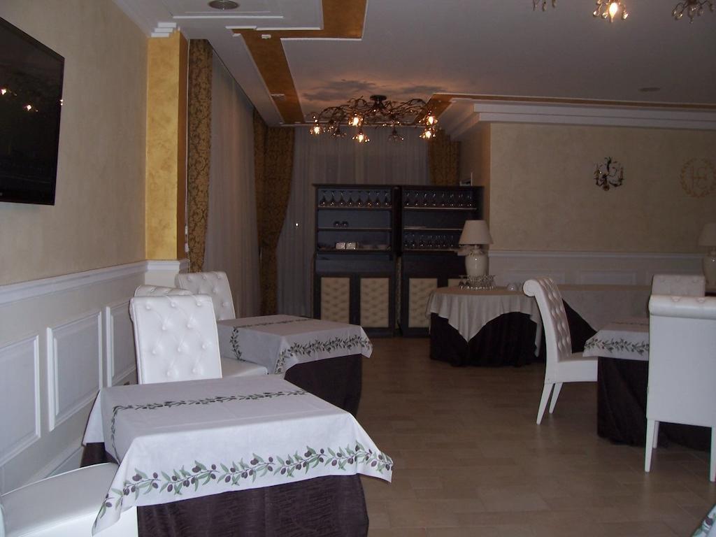 Hotel Madonna Delle Grazie Ceglie Messapica Extérieur photo