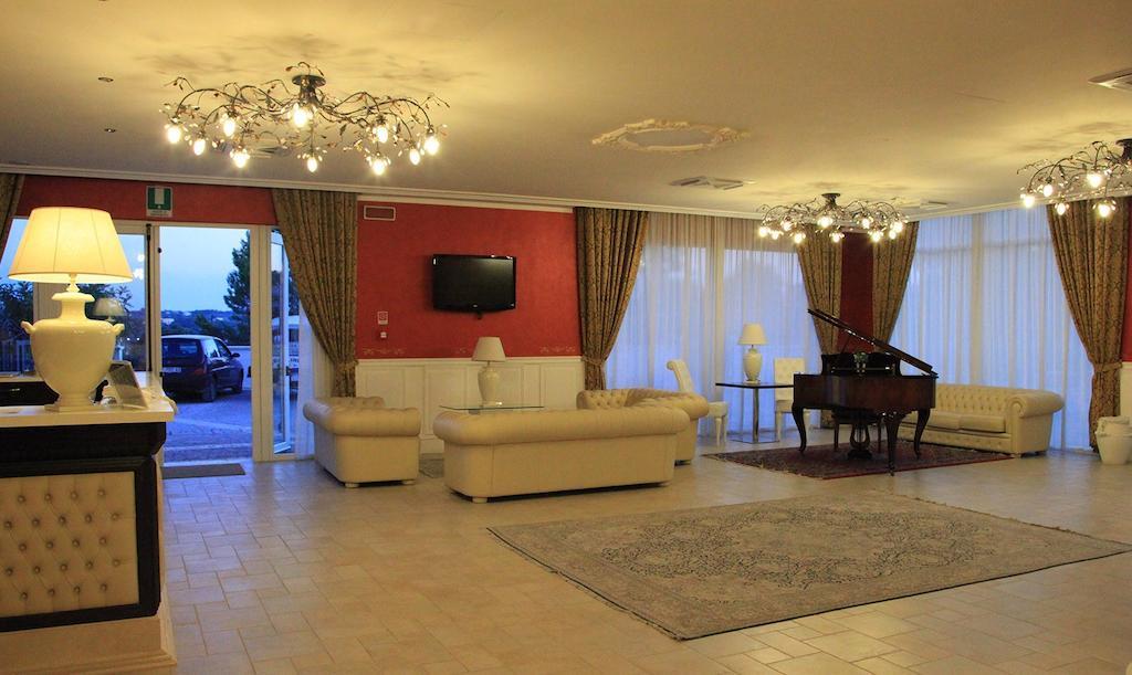 Hotel Madonna Delle Grazie Ceglie Messapica Extérieur photo